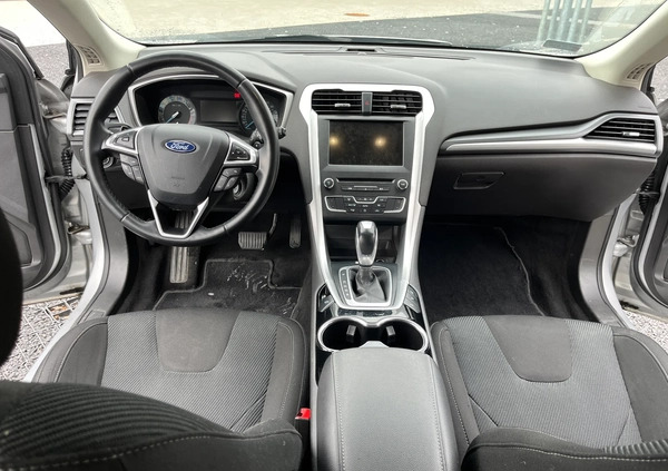 Ford Mondeo cena 56900 przebieg: 231000, rok produkcji 2016 z Poznań małe 79